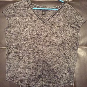 White House | Black Market cap sleeved tee